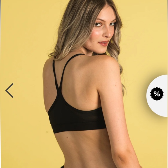 NIKE INDY VNECK BRA and Nike Womens Swoosh Long LINE Bra - Picture 5 of 10